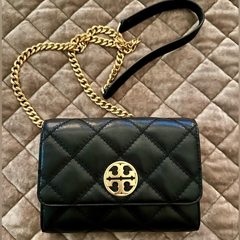 Tory Burch - Willa Quilted Chain Wallet Crossbody